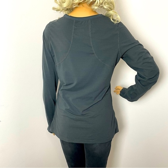 Terramar Long Sleeve Workout Shirt w/ Thumb Holes – Gray, Size Medium - Picture 4 of 8